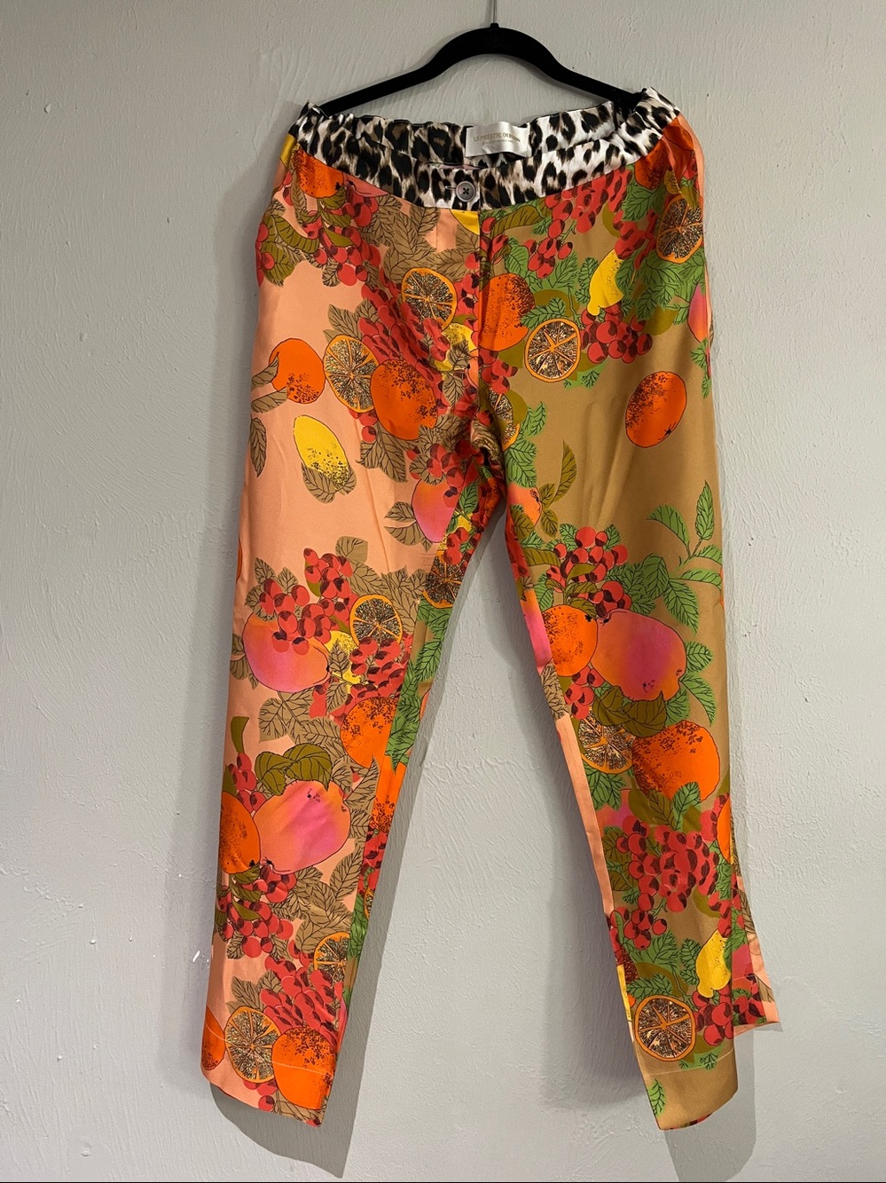 La Prestic Ouiston Lucky silk pants in multicolor Mix Pink mix fruits rose print - Picture 2 of 9